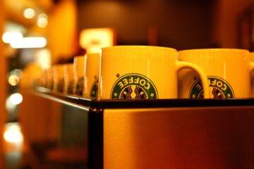 are starbucks coffee mugs lead free